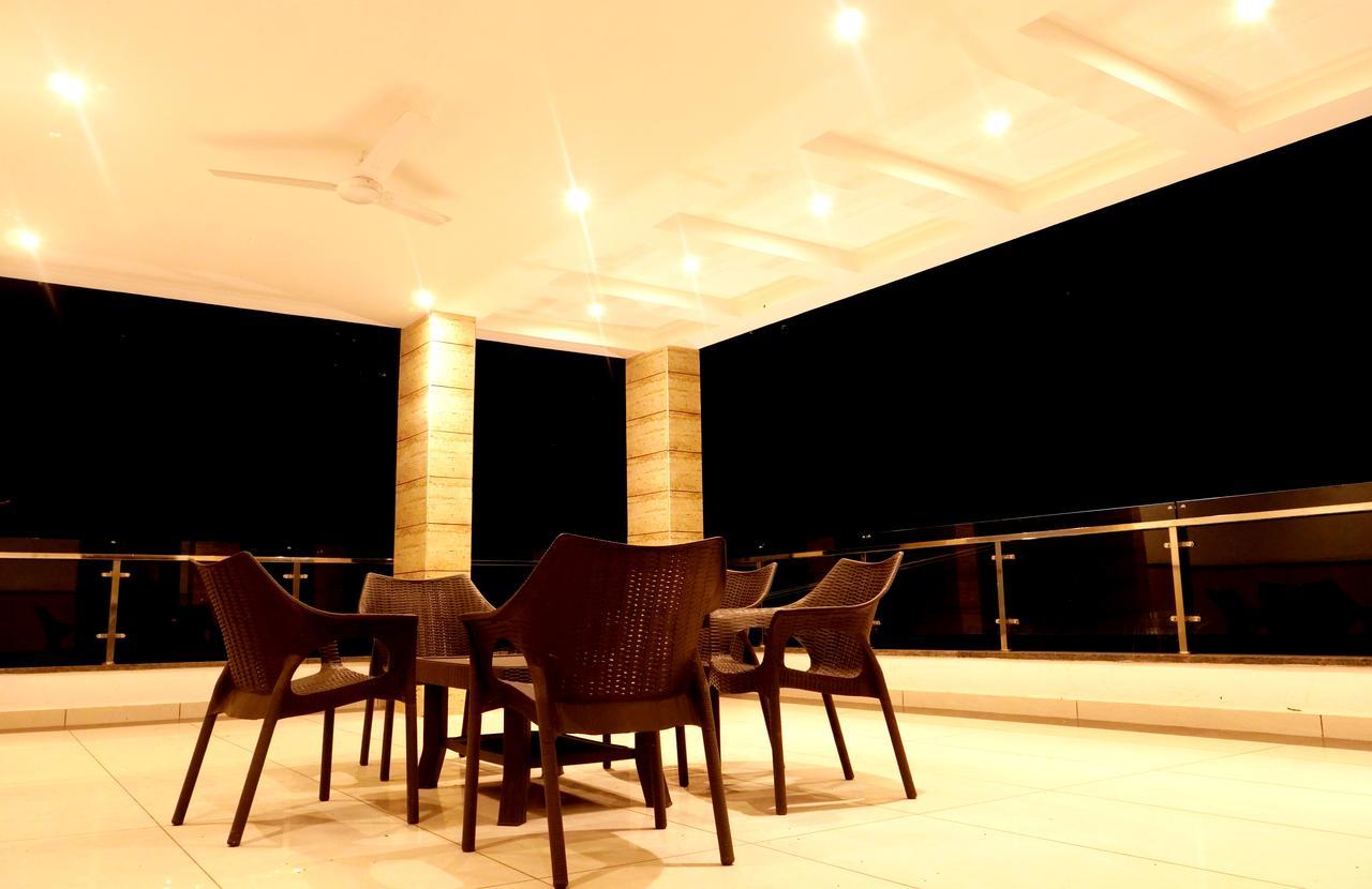 Hotel Trance Ganga Tapovan Bagian luar foto
