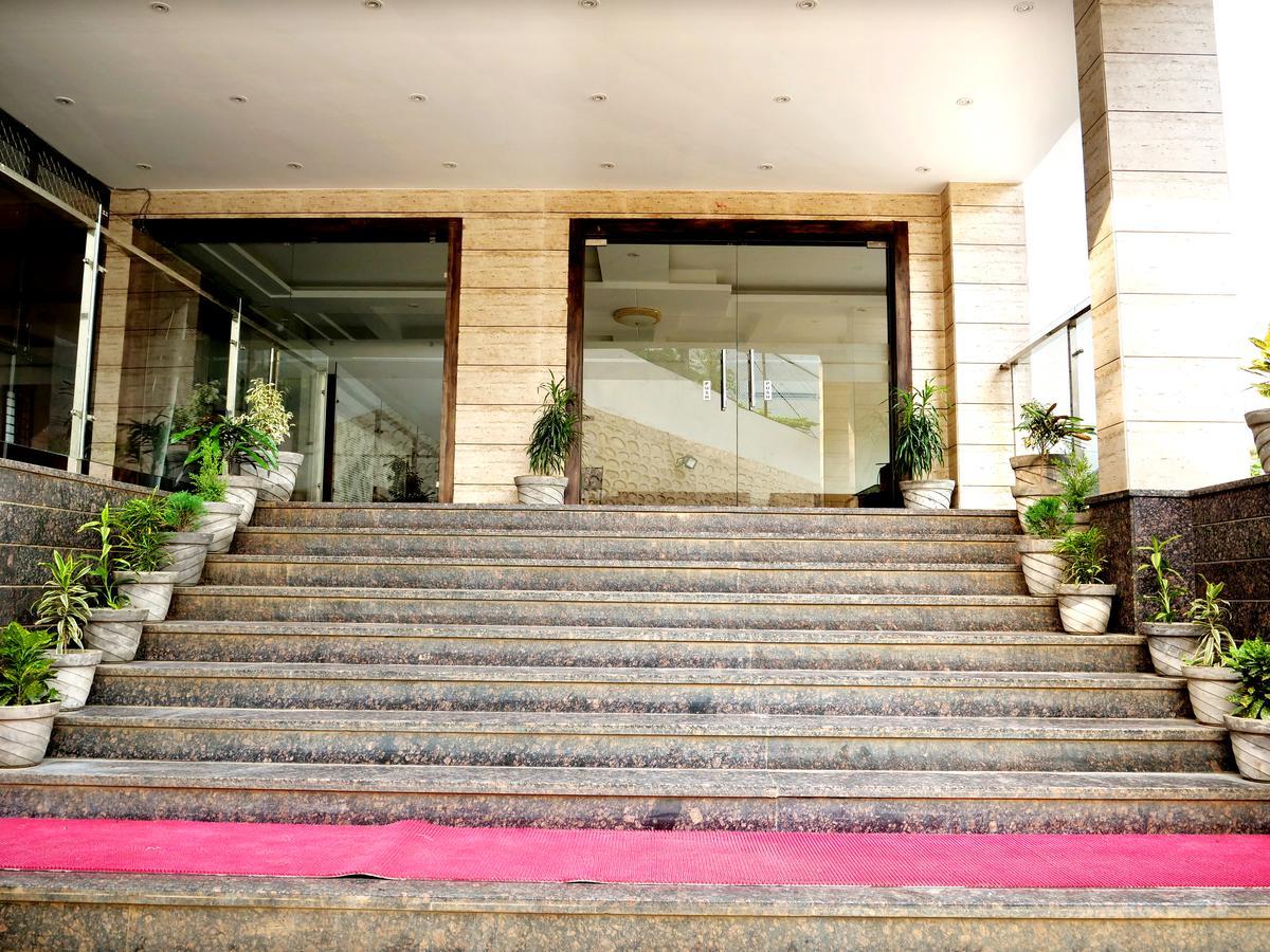 Hotel Trance Ganga Tapovan Bagian luar foto