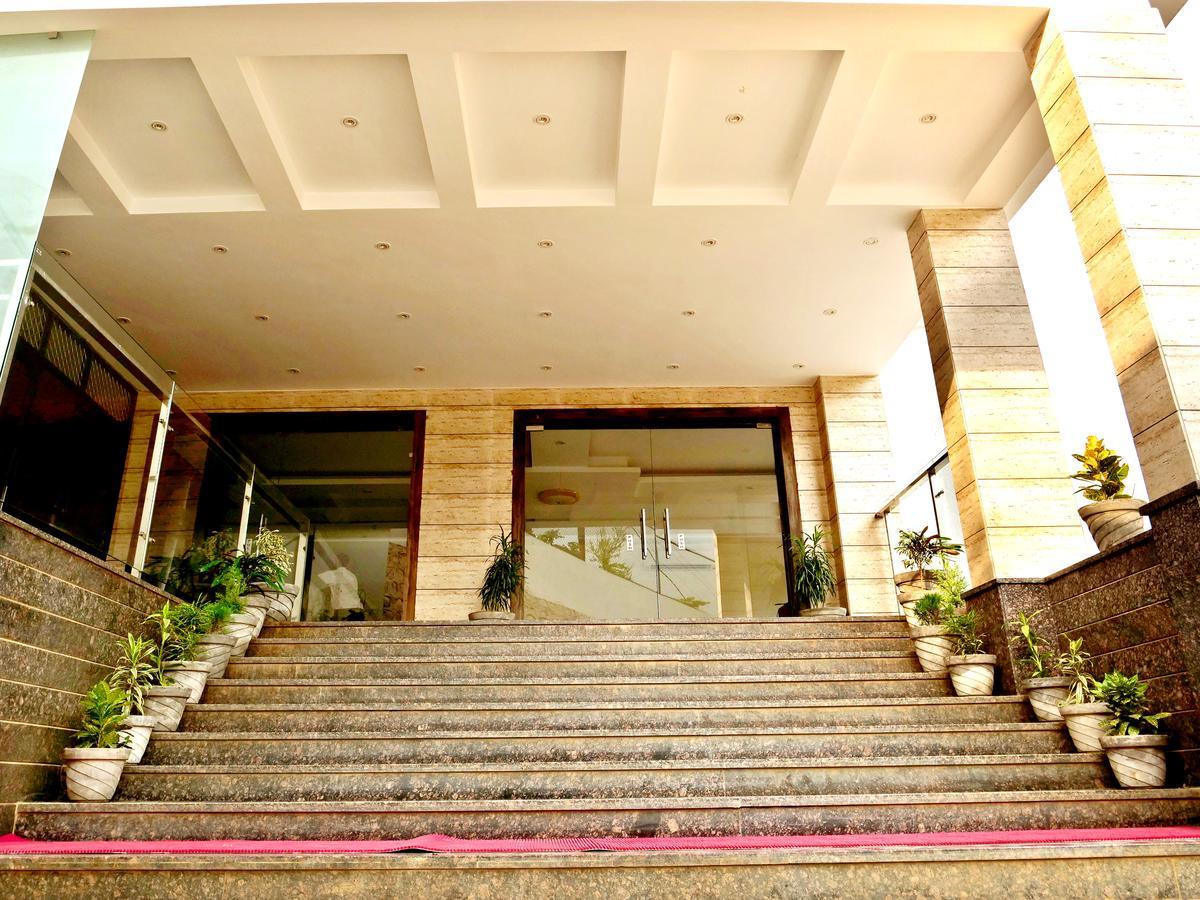 Hotel Trance Ganga Tapovan Bagian luar foto